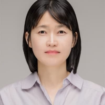 Sukyoung Lee